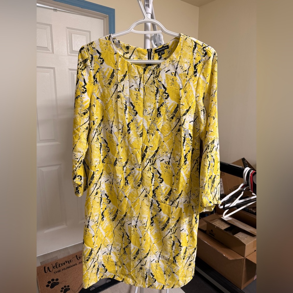 💥BUNDLE DEAL💥
Buy any 3 dresses for $25
Warehouse Yellow & Black Abstract Dress